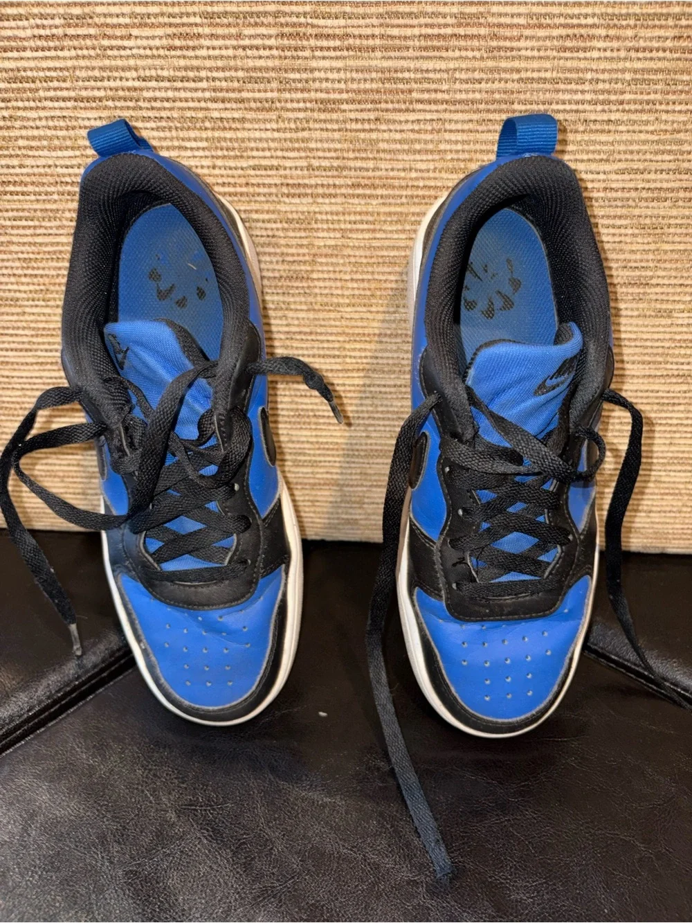 Nike Low-Top Sneakers in Royal Blue and Black 6Y